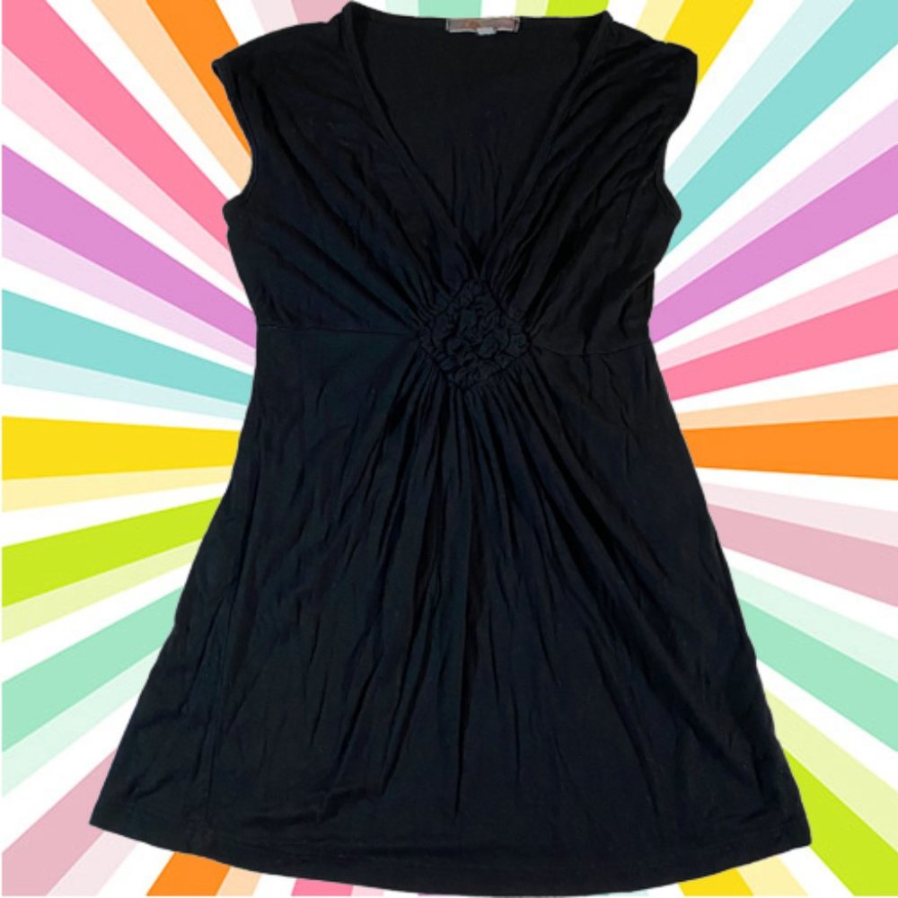 Super cute Julia's Closet long tunic style T-Shirt with braided center detail